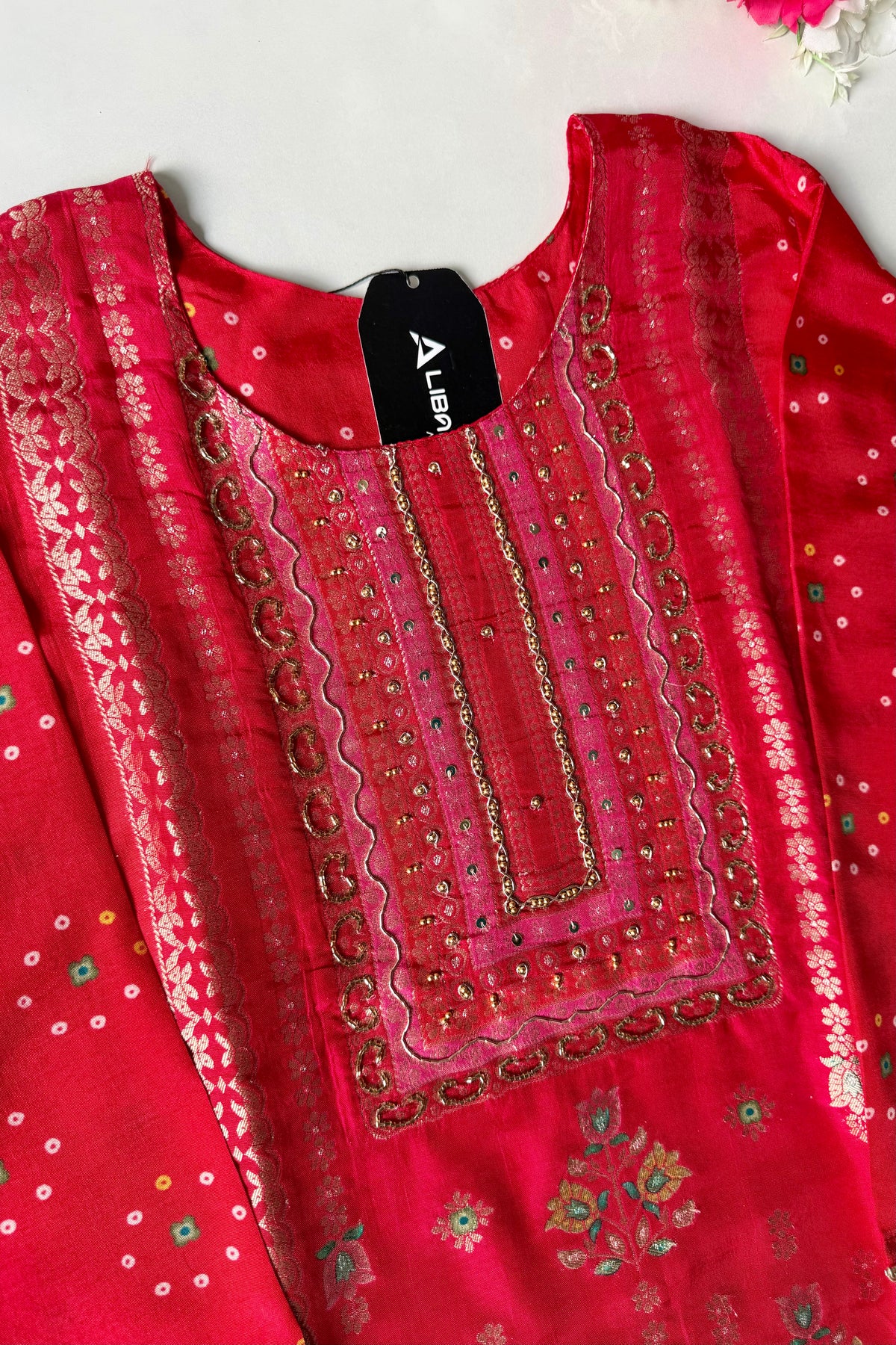 “Mustarab” Beautiful jacquard silk kurti pant with dupatta set 🛍️
