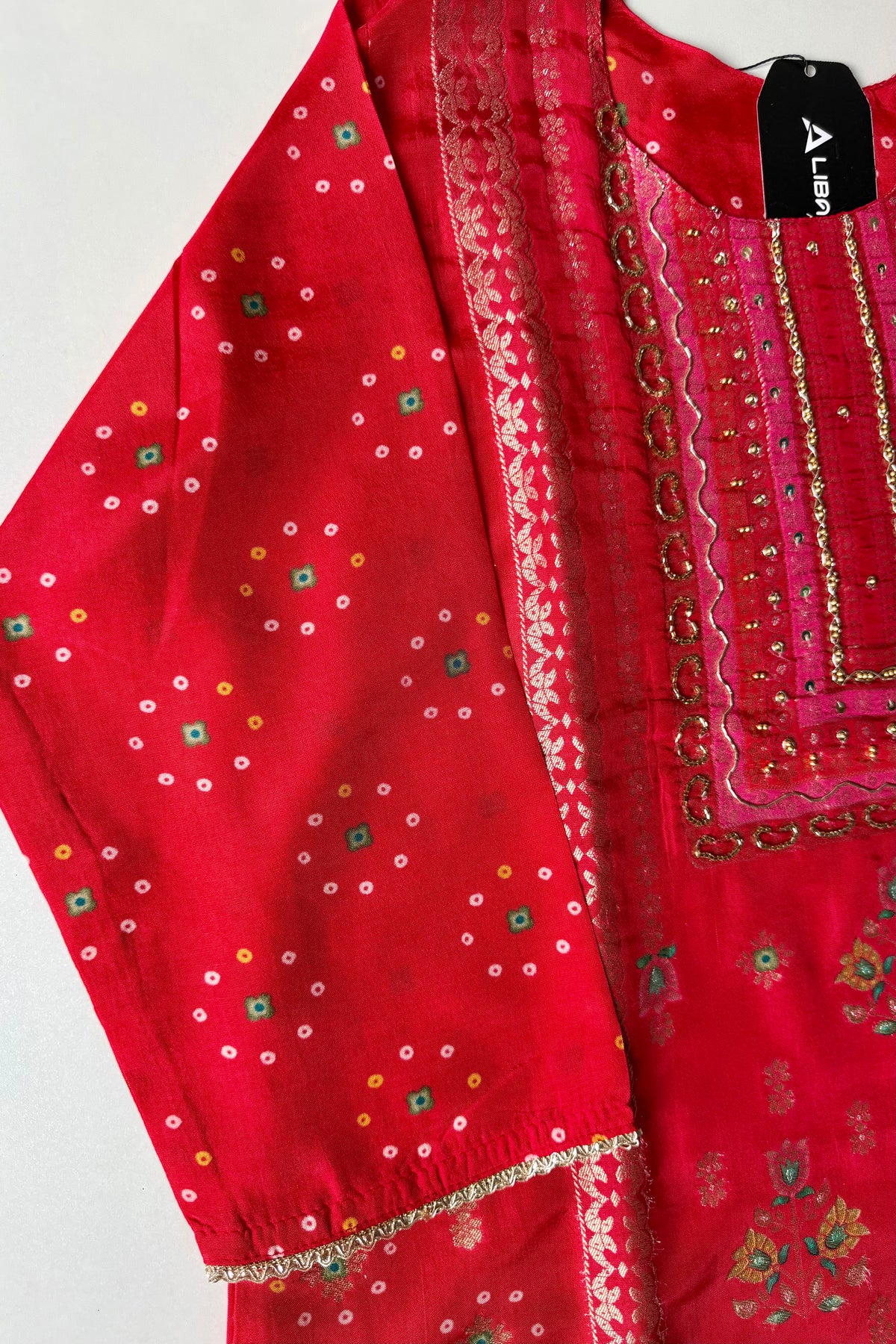 “Mustarab” Beautiful jacquard silk kurti pant with dupatta set 🛍️