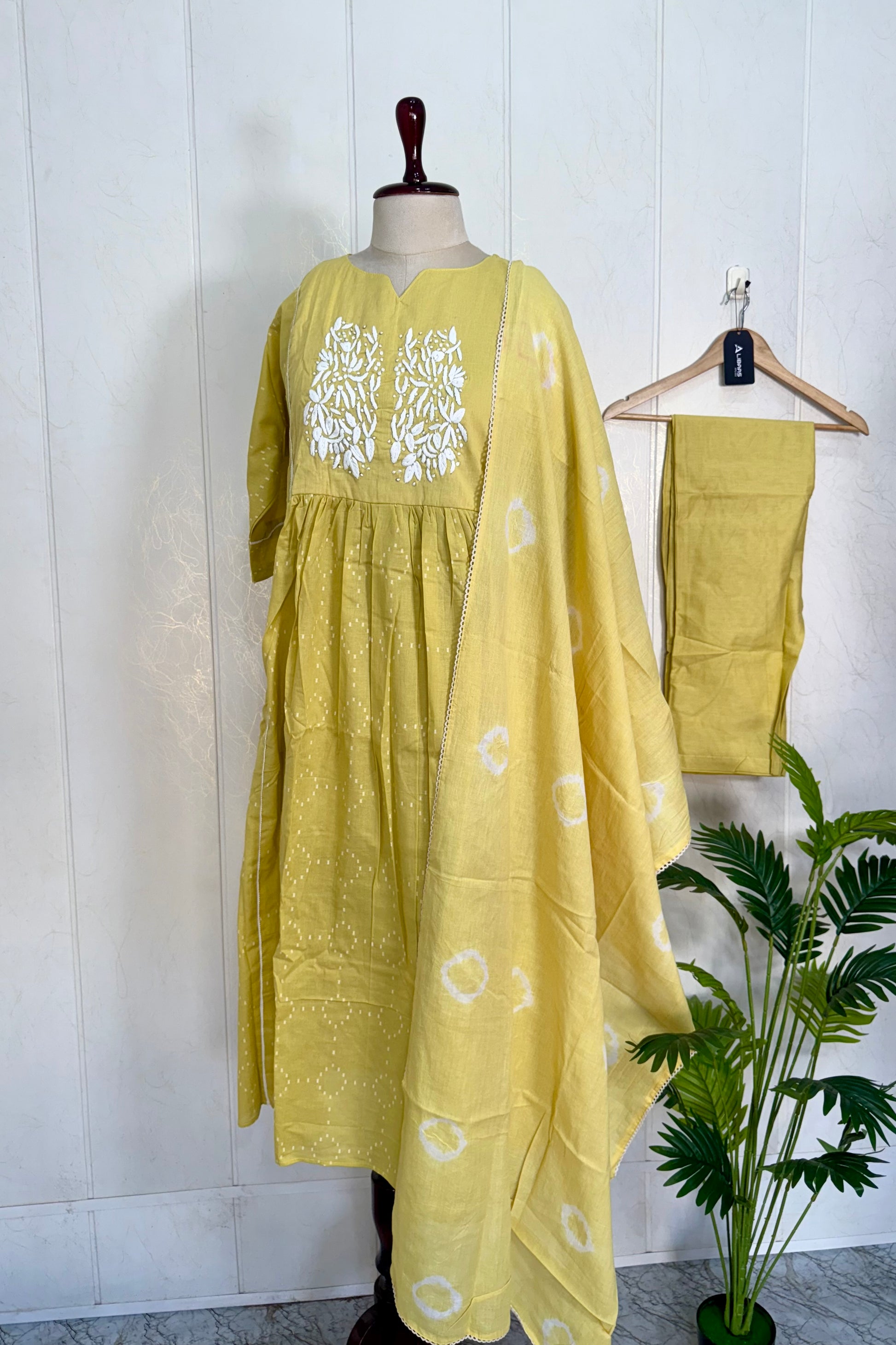 “Vamika” Mul cotton handcrafted Anarkali kurta set ❤️