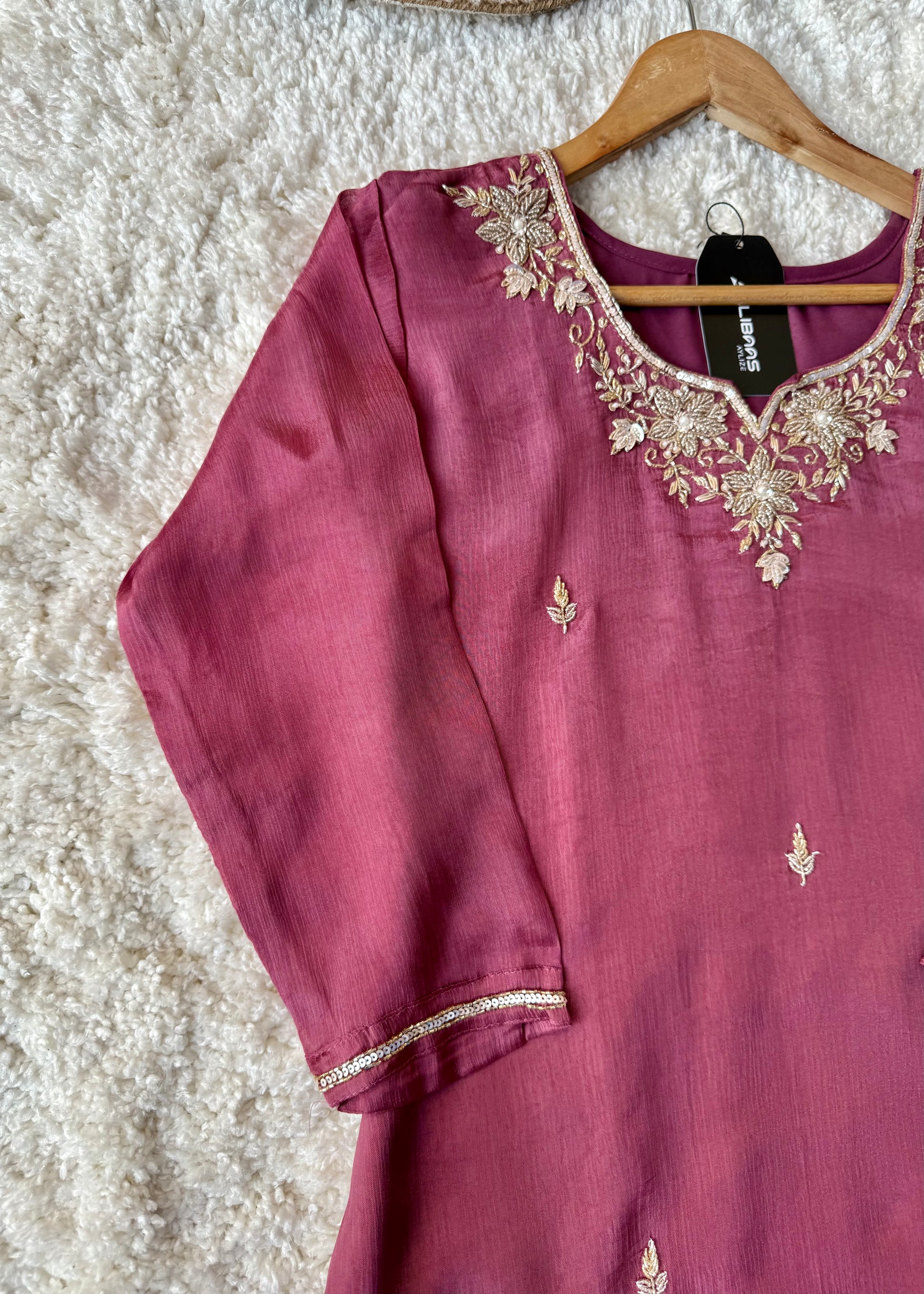✨ “Aaliya – Premium Mauve Plum Chinnon handwork straight kurta set