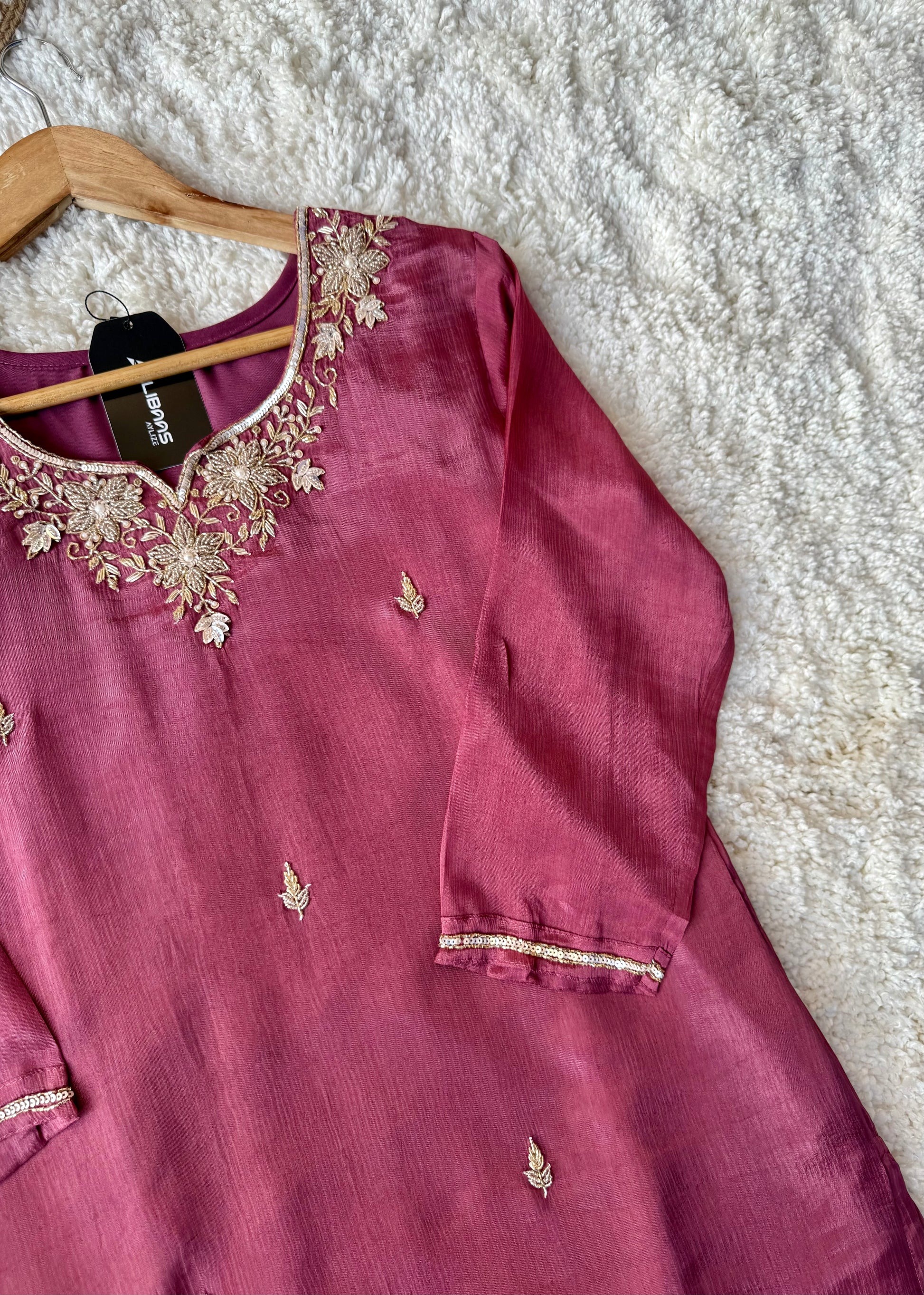 ✨ “Aaliya – Premium Mauve Plum Chinnon handwork straight kurta set