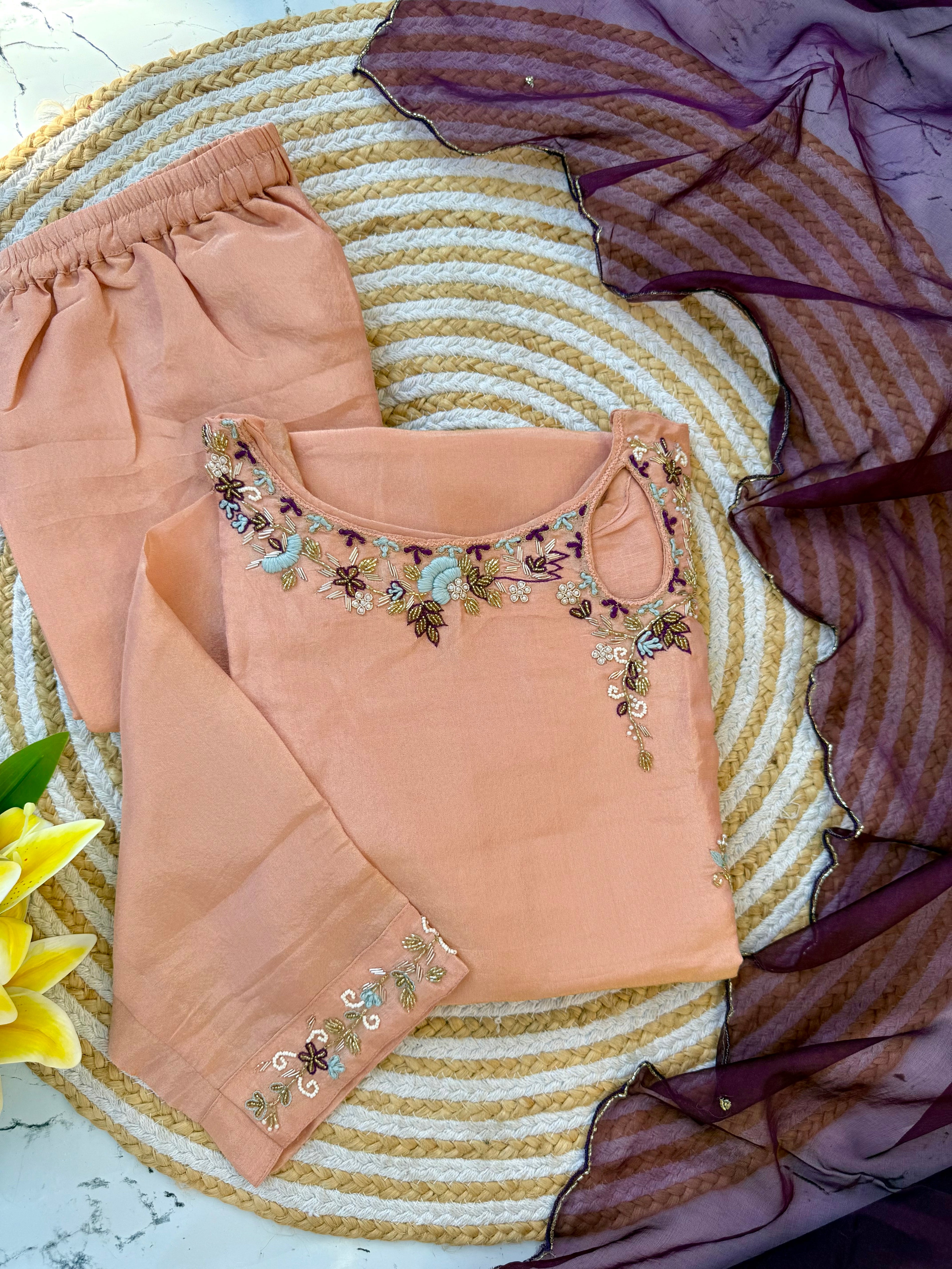 “NAKS” A very beautiful Tissue silk handwork set 🛍️