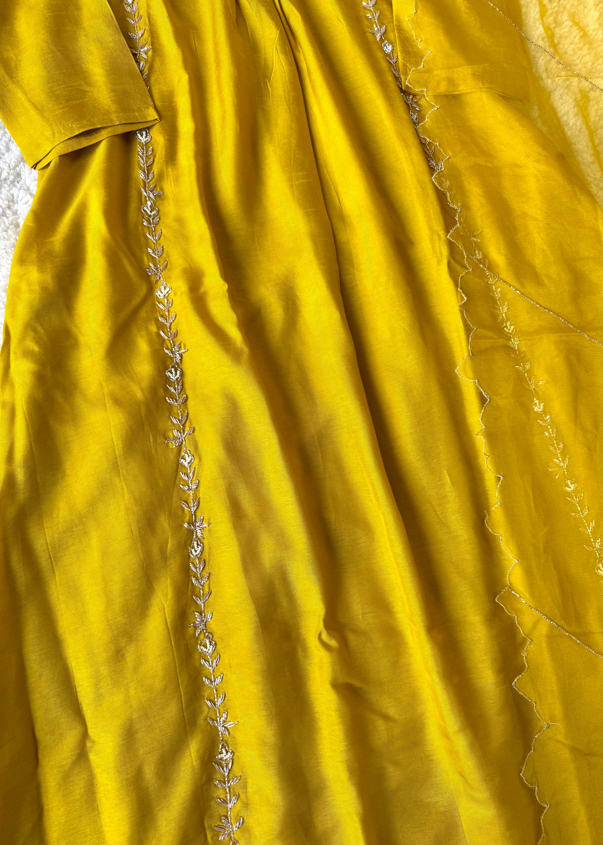 “Eira” Heavy handwork Dola silk A line kurti set 🛍️