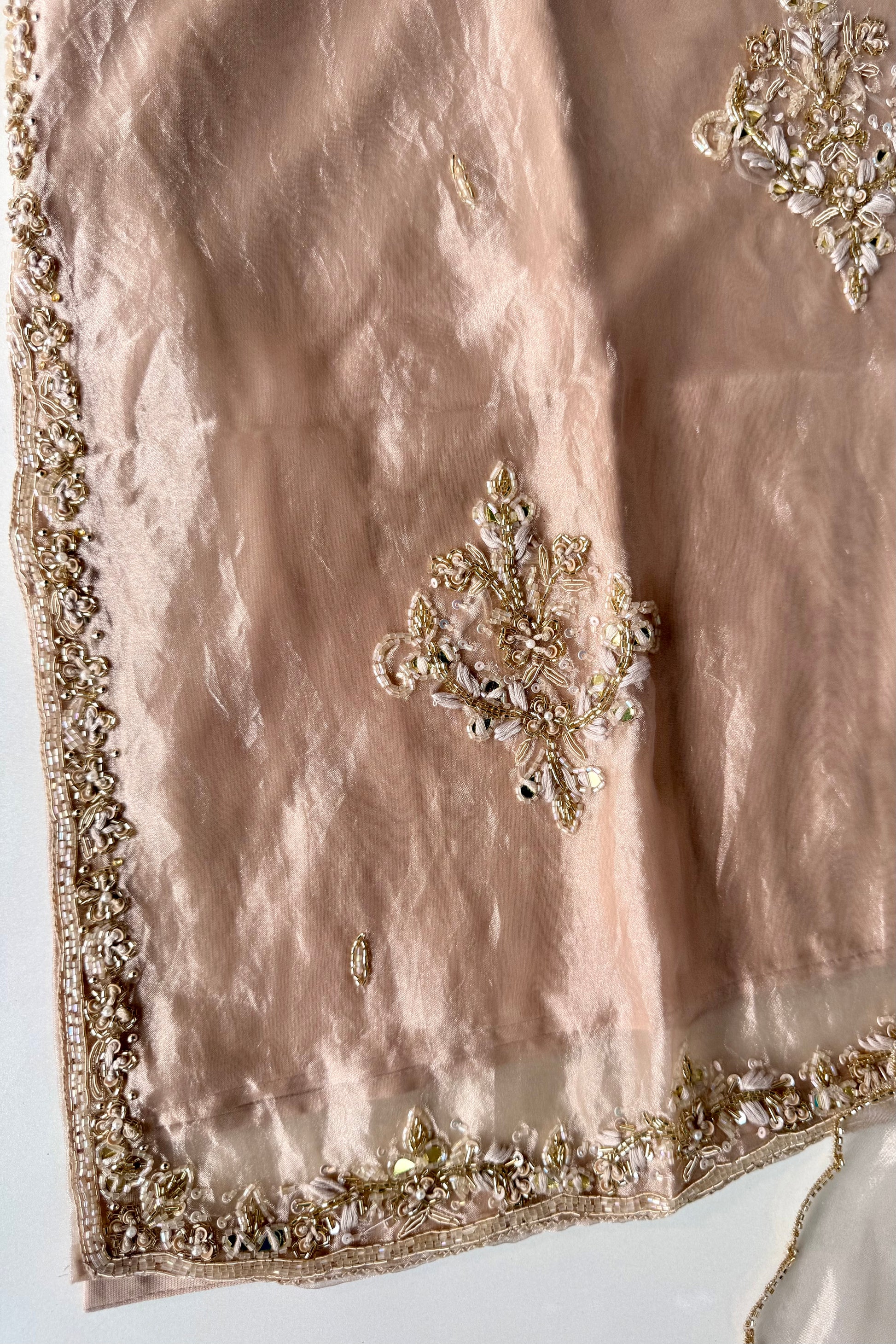 ✨Ruhani – Luxury Ivory Glass Tissue Divider Suit Set