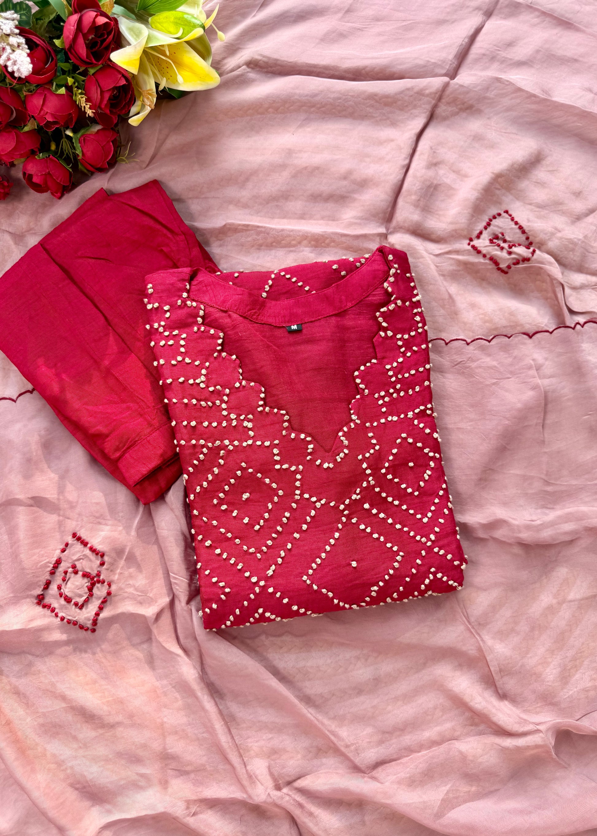 “Knot” Premium range French knot work dola silk kurta set 🛍️