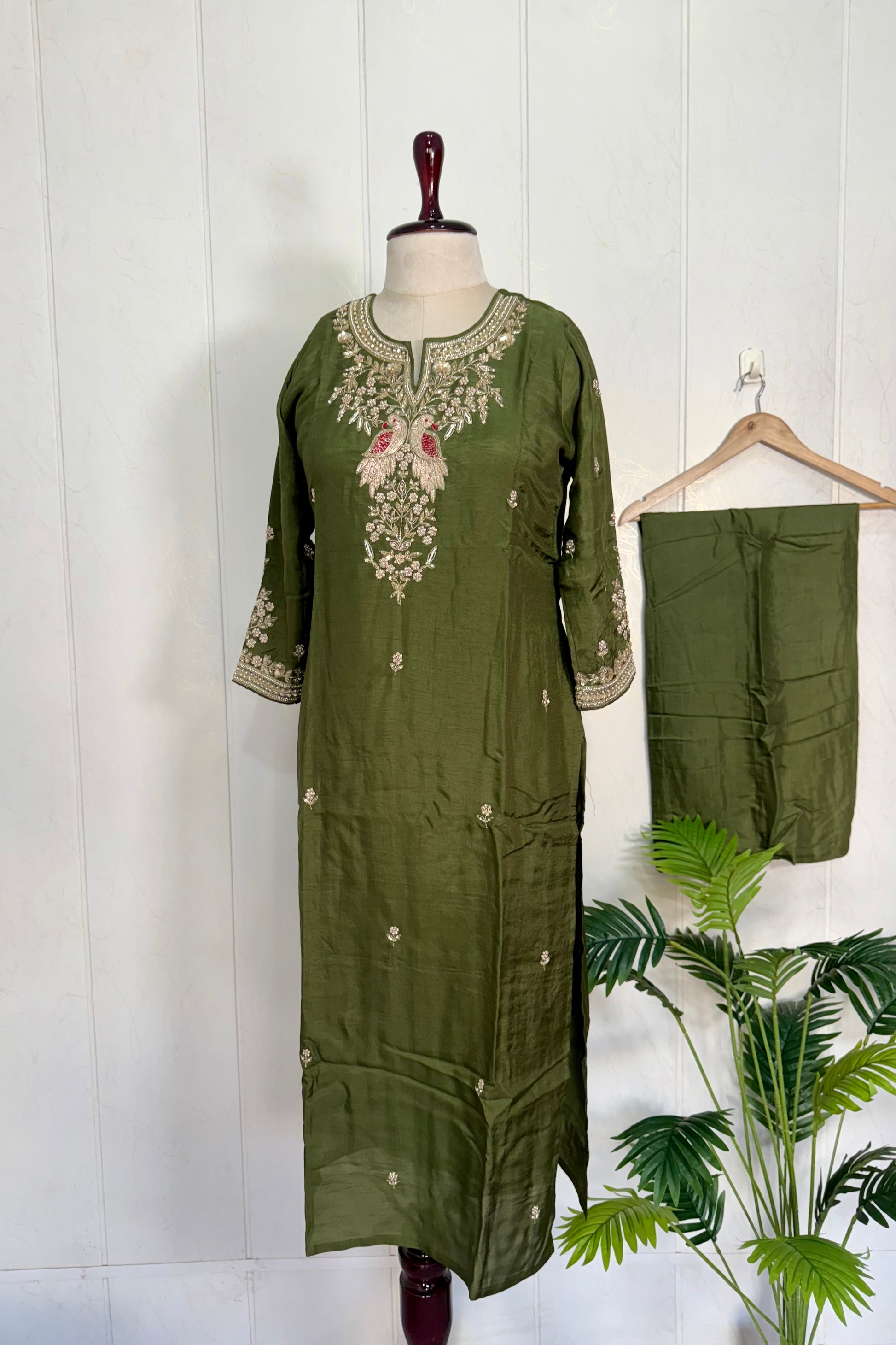 “Roses” Premium Green Dola Silk handcrafted kurti bottom with Banarsi dupatta set