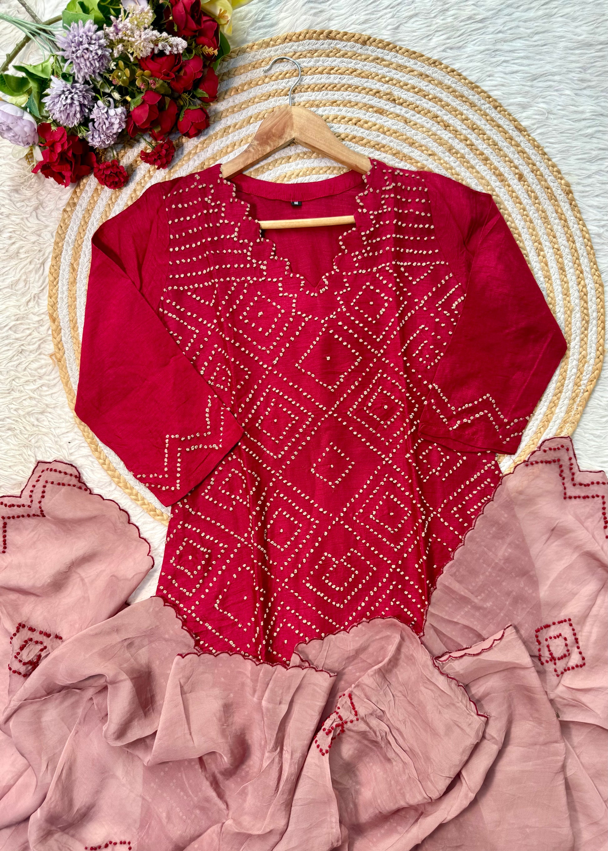 “Knot” Premium range French knot work dola silk kurta set 🛍️