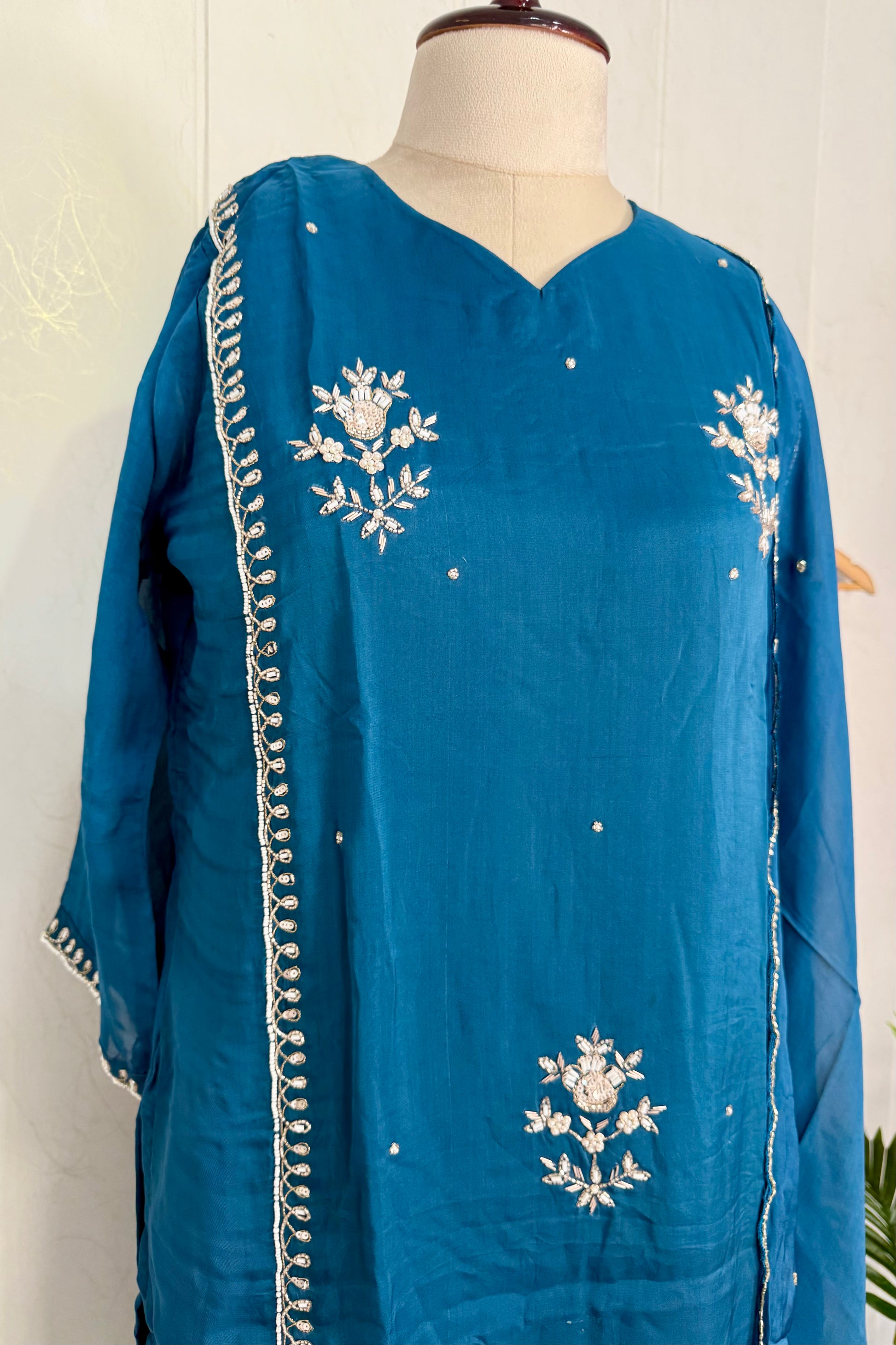 “Ujjwal” Trending Organza Viscose Suit set 🛍️