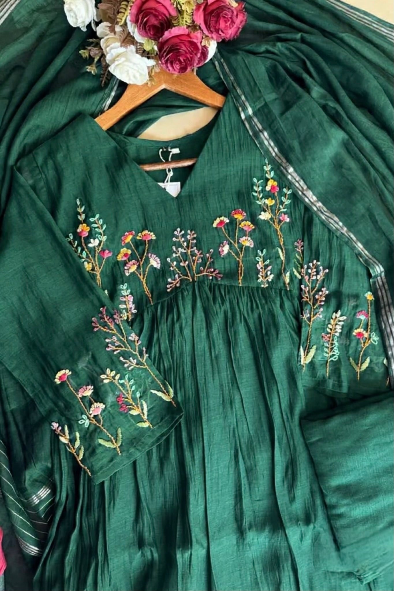 💚AYRA- Pre book Green Mul Chanderi Thread Work Anarkali Kurta Set